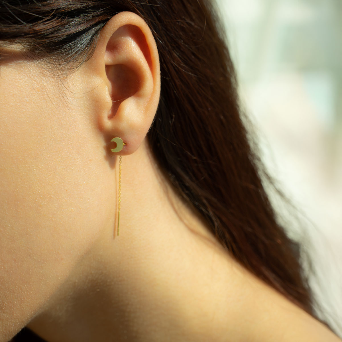 Threader earring in 925 silver crescent shaped